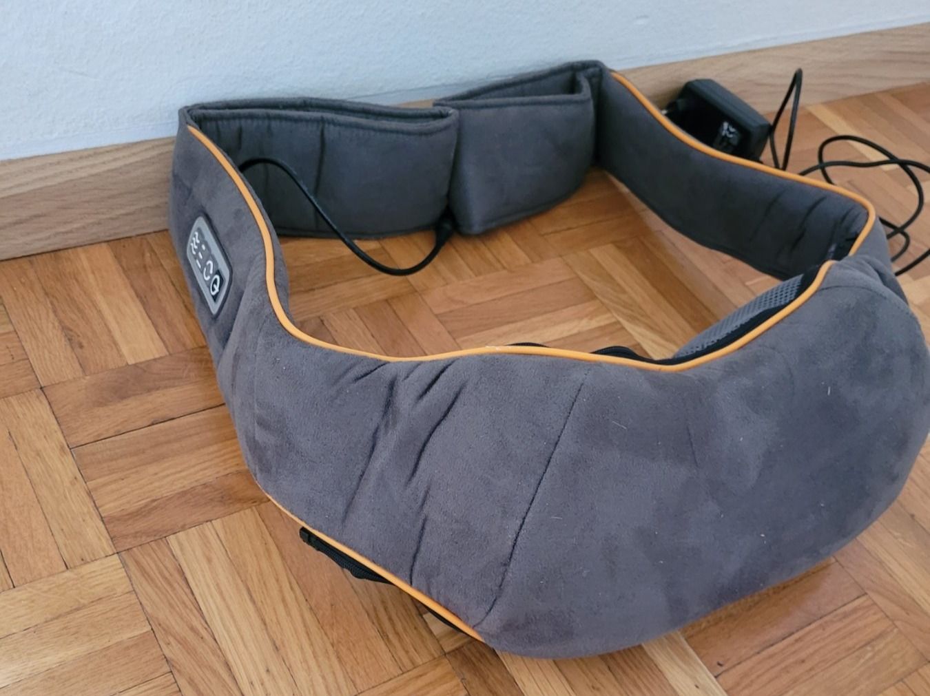 Dispositivi per massaggi: Massagegerät "Nacken & Schultern" – Usato da Adlikon b.Regensdf venduto da art32 3
