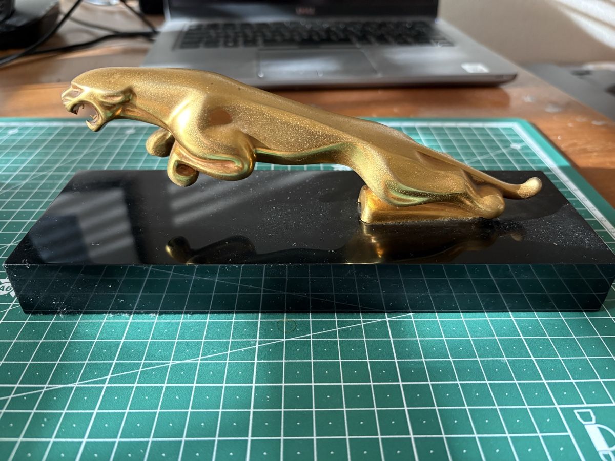 Statuette: JAGUAR kühlerfigur tischdeko – Nuovo (secondo la descrizione) da Herzogenbuchsee venduto da warrior77