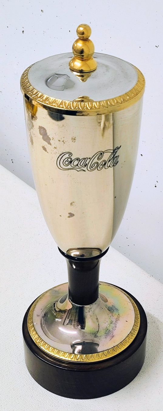 Sonstiges zum Sammeln & Seltenes: grosser Coca-Cola  Pokal – Gebraucht aus Pfäffikon ZH von Colacity