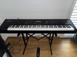 Music synthesizer S90es 