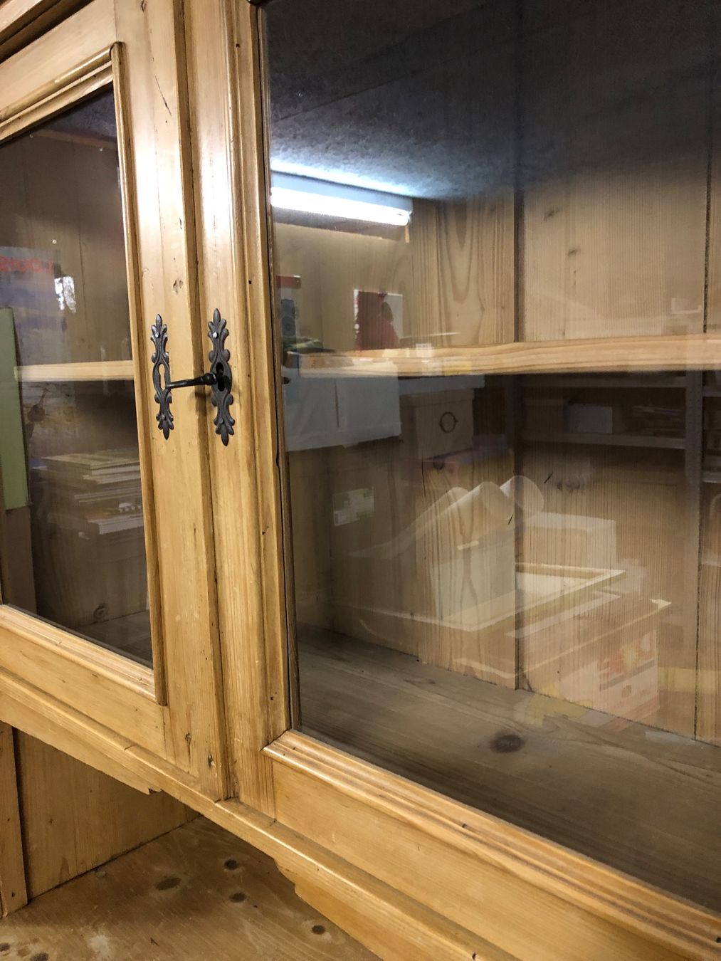 Büffets: Antiker Buffet Schrank – Gebraucht aus Murten von Mleu1 2