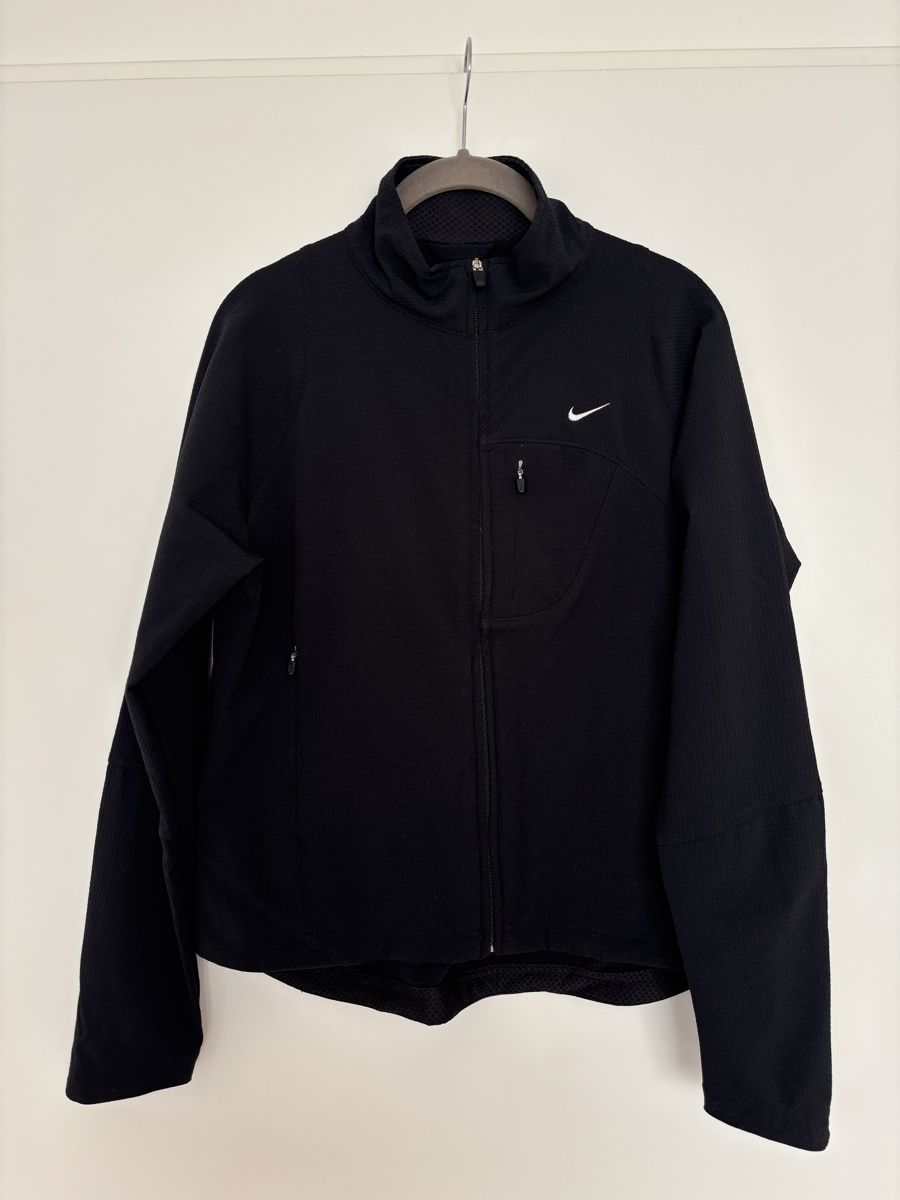 Nike Giacche: Nike Sphere Dry Jacke schwarz Gr. M – Usato da Bottmingen venduto da ana_5hrv 1