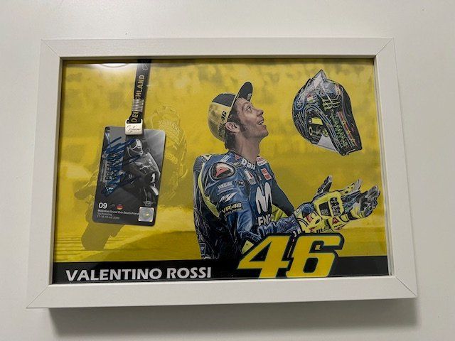 Autografi: Valentino Rossi 46 - Paddock Pass Autografato con cornice – Usato da S. Pietro venduto da SORETOLO