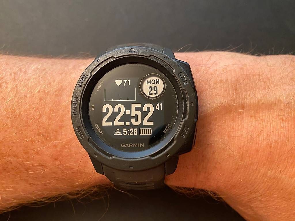 Smartwatch: Garmin Instinct / Robuste GPS & Outdoor Smartwatch – Usato da St. Gallen venduto da Venator19