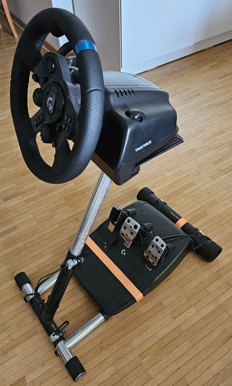 Konsolen: Trueforce Lenkrad und Pedale – Gebraucht aus Hinwil von Seefahrer01
