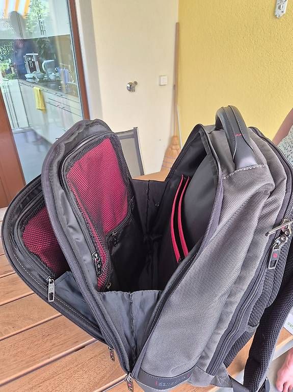 Zaini: SAMSONITE Business Laptop Backpack – Usato da Hünenberg venduto da hunter033 3