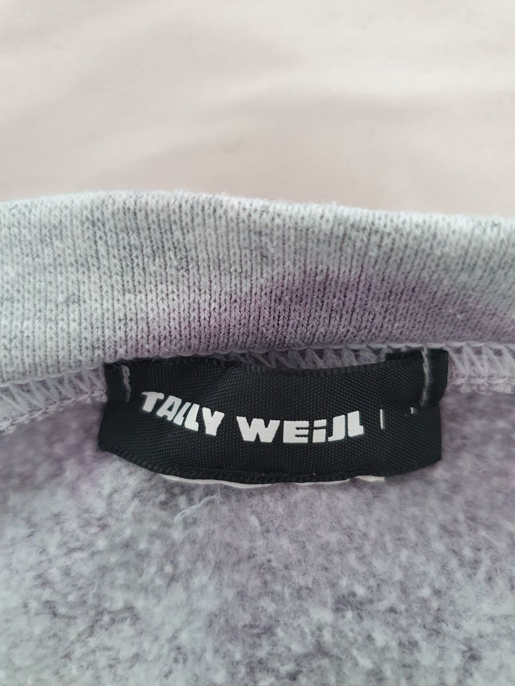 Pullover & Sweatshirts: Tally Weijl Pullover, Grösse M, cooler Batik-Look, Top! – Gebraucht aus Kloten von Hektor44 1