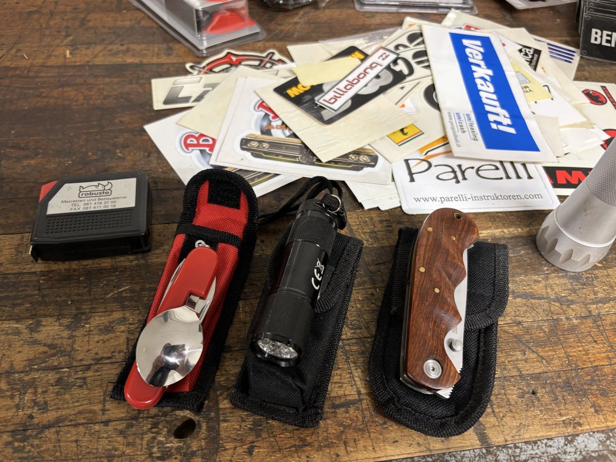 Tutte le decorazioni: Diverses für Flohmarkt! – Nuovo (secondo la descrizione) da Bretzwil venduto da Mygarage4147 1