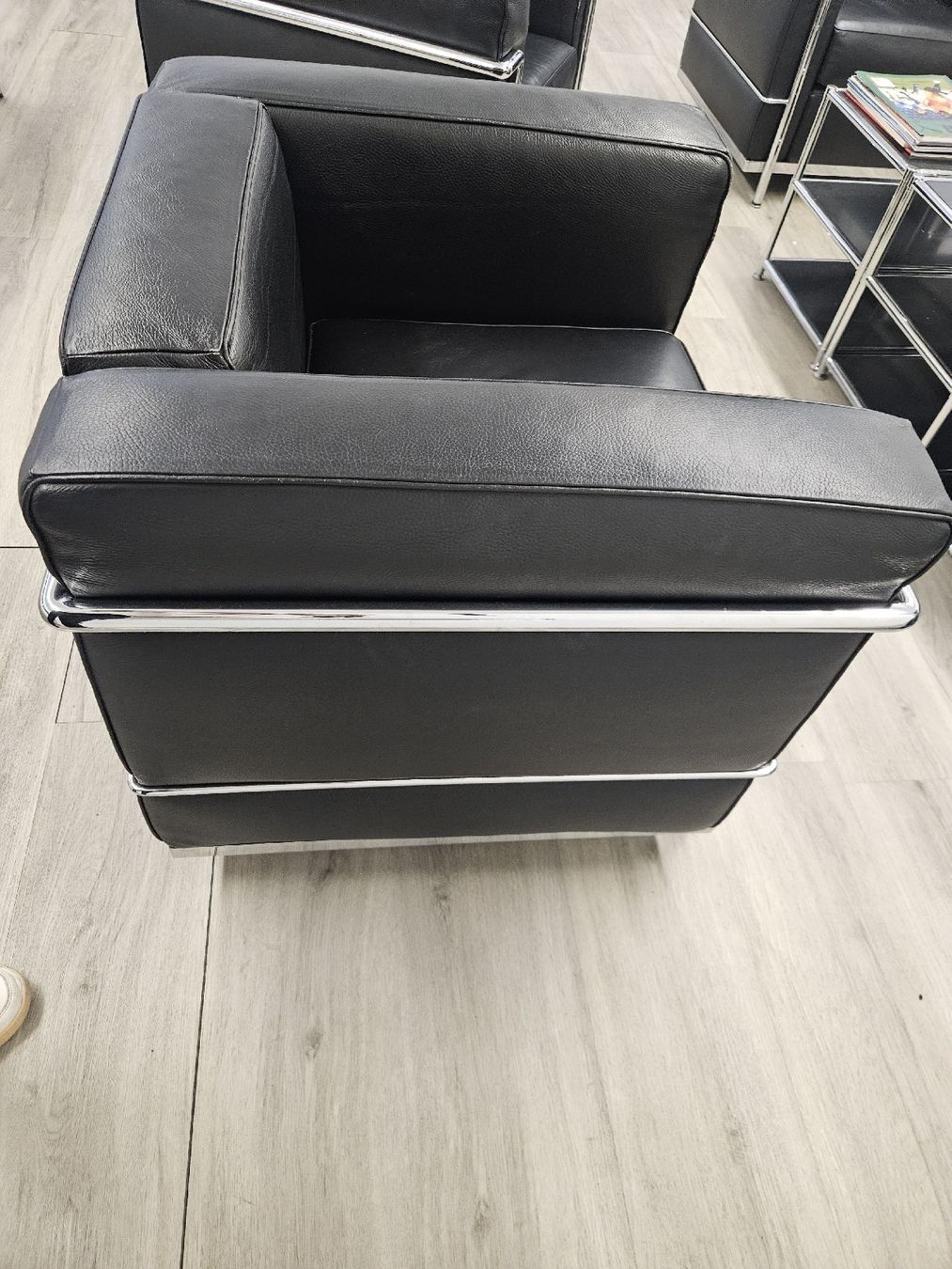 Le Corbusier Poltrone: Klassischer Le Corbusier Sessel LC2 - Replika – Usato da Zug venduto da kashtos 3
