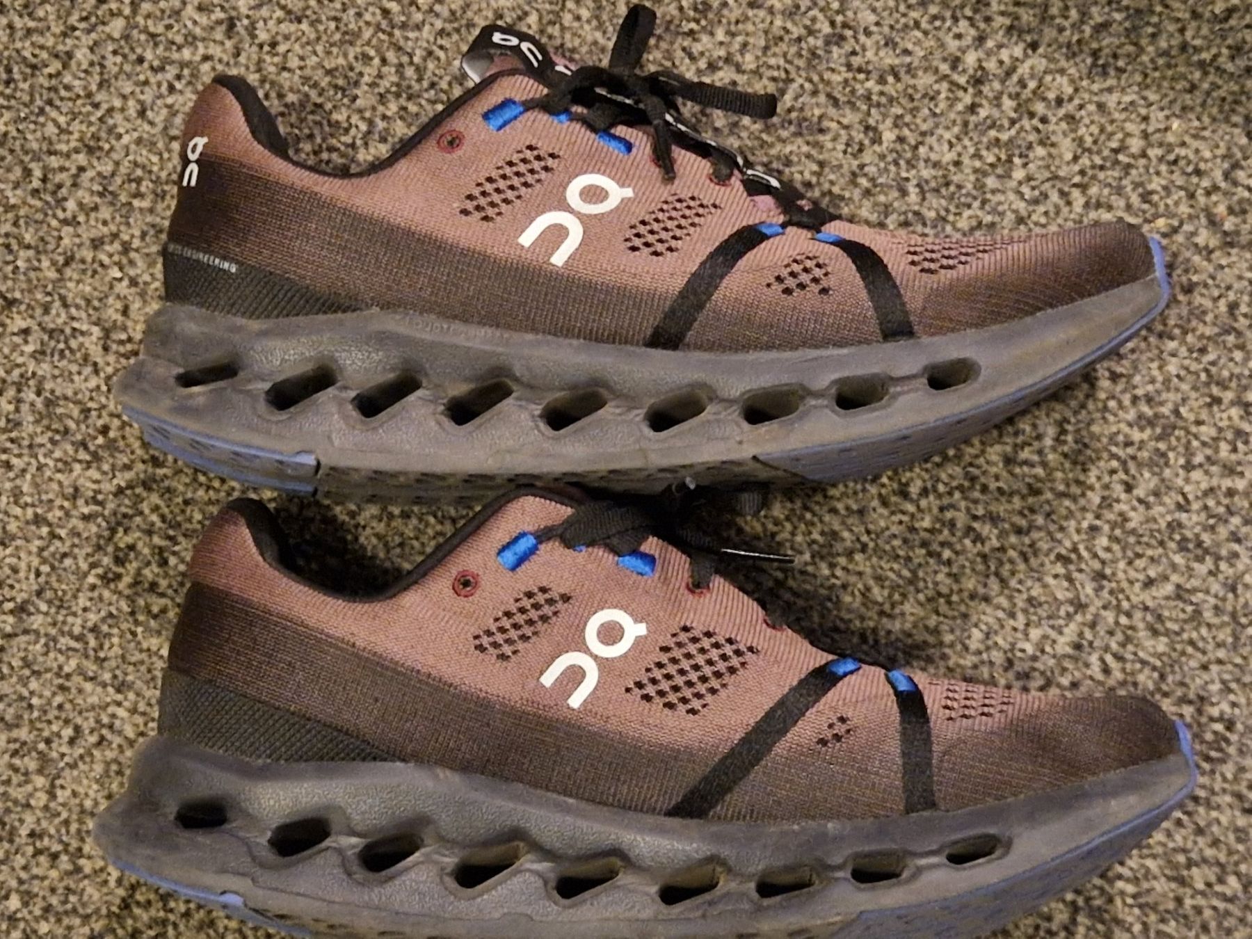 On Scarpe da uomo: ON Cloudsurfer Laufschuhe  Grösse 43 Neuwertig – Usato da Münsingen venduto da Geeskile 3
