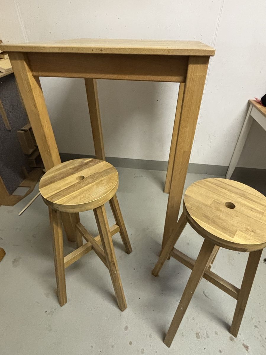 Tables: Bartisch Holz – D'occasion à Bubikon par rut_dqx7