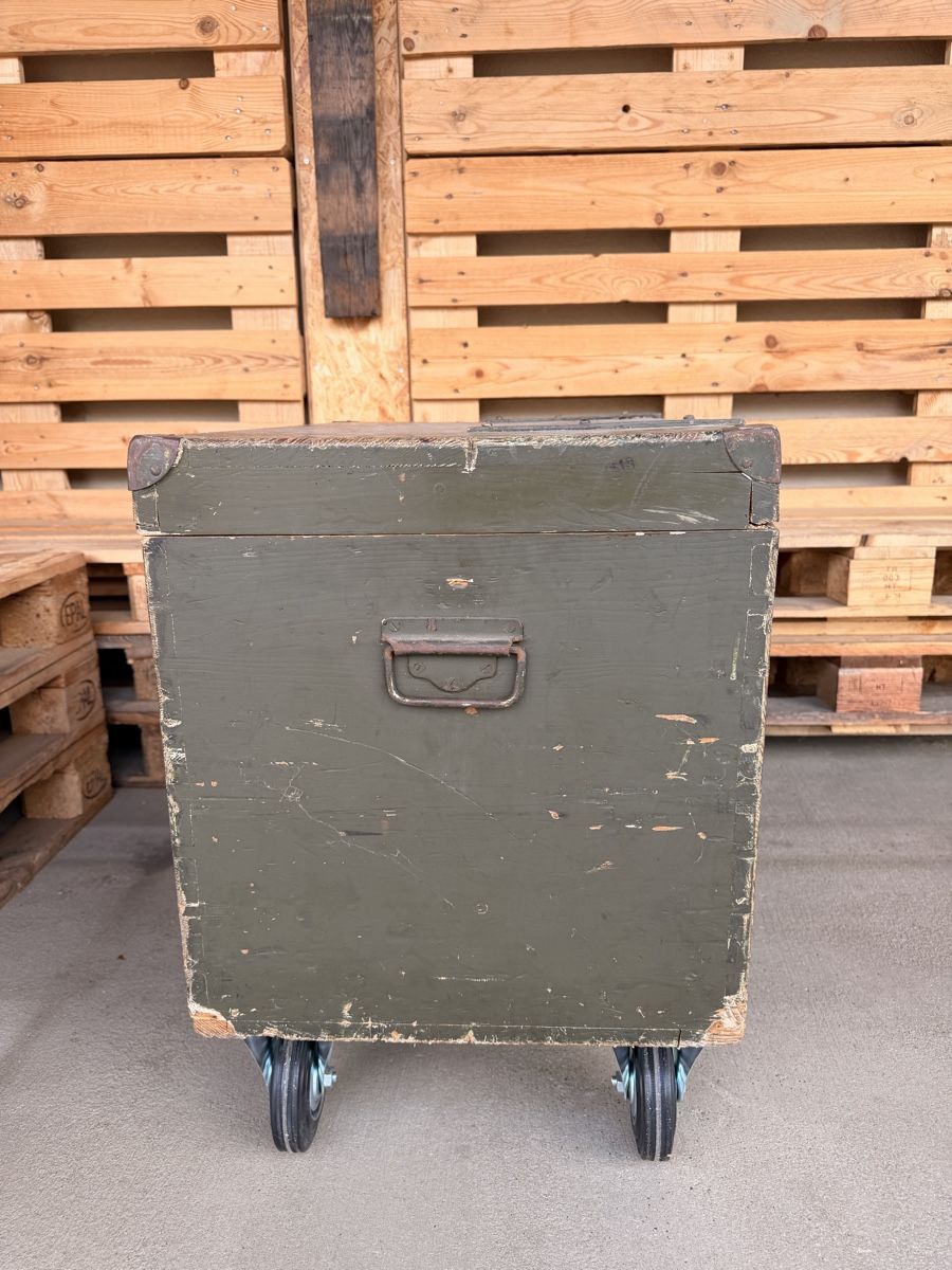 Casse di trasporto: Alte Schweizer Militär Gerätekiste – Usato da Staufen venduto da Spirit-Brothers 1