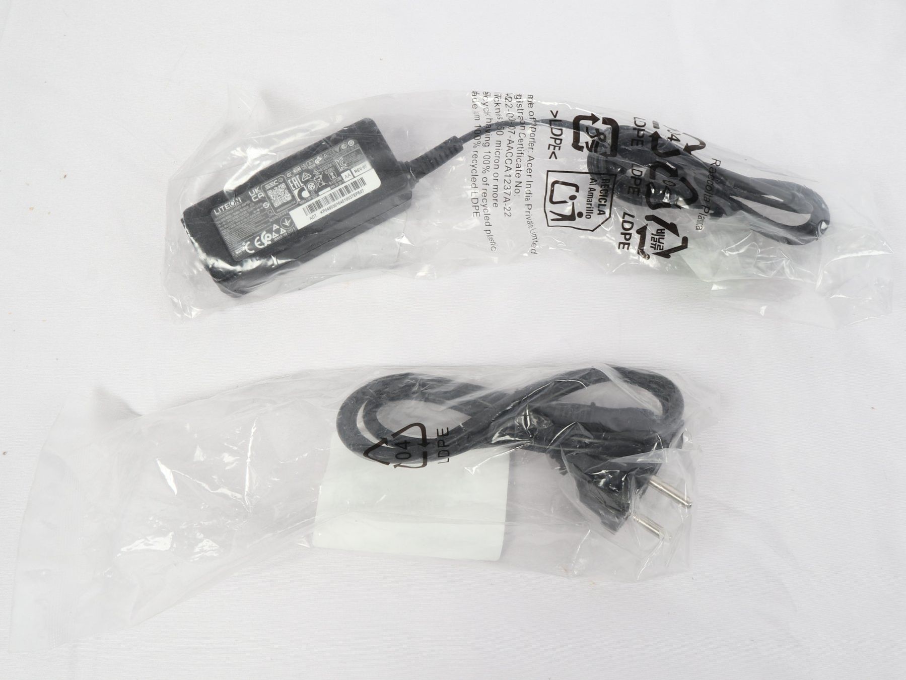 Unità & Adattatore: ACER Adapter 45W 19V – Nuovo e nell'imballaggio originale da Steinen venduto da Restwert_Steinen 1