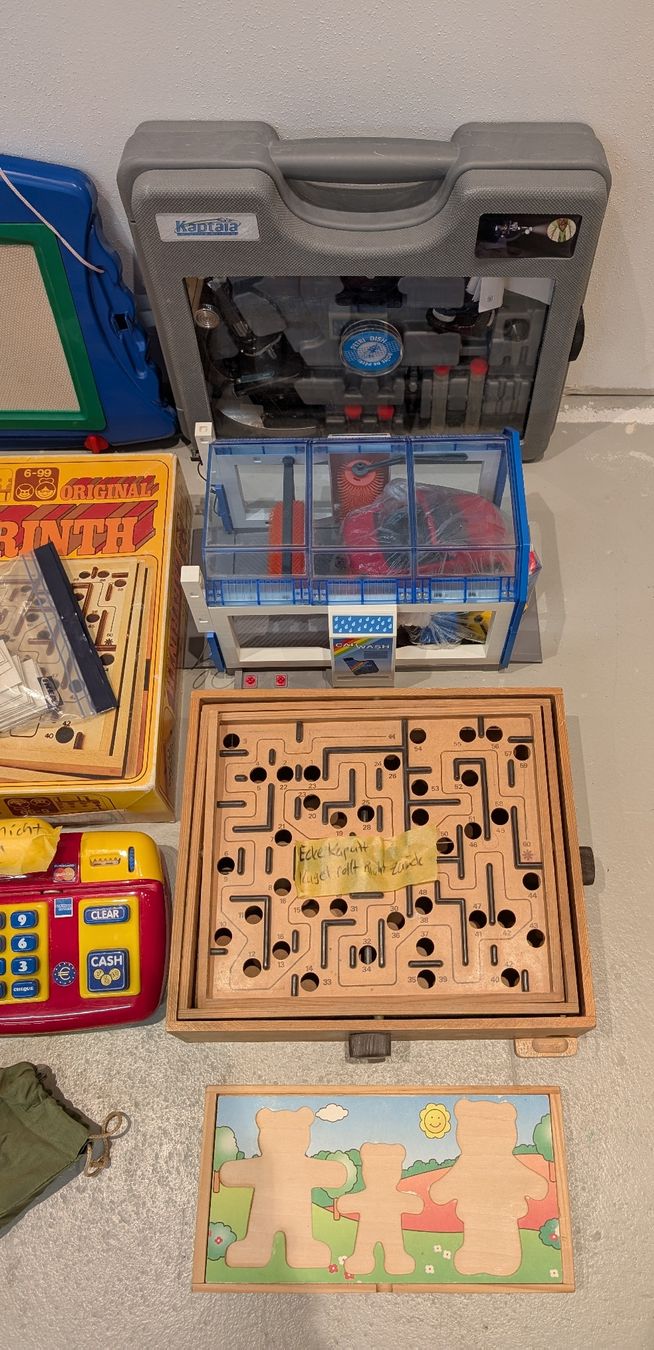 Giocattoli: Diverse Spielsachen / Spielzeug  / EINZELKAUF MÖGLICH – Usato da Volketswil venduto da mar_c5pv 1
