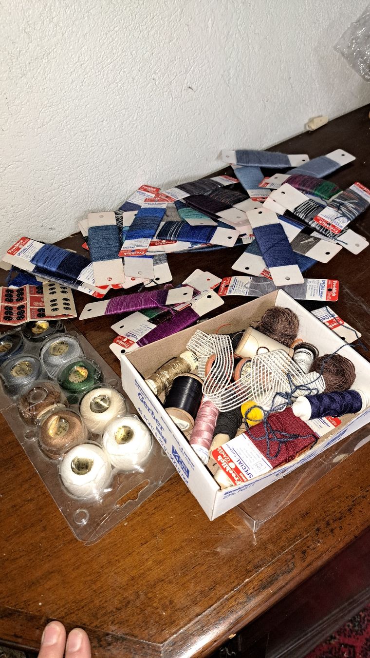 Lana: Fächtli und Garn Konvolut – Usato da Kölliken venduto da Upcycling-by-Mc-TAM