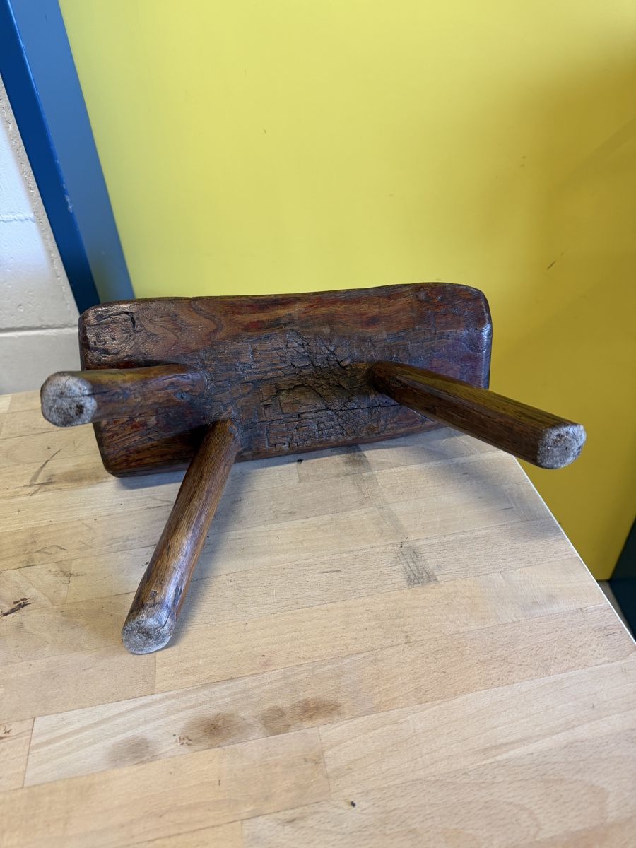Hocker: Hocker Holz rustikal antiker Hocker 3 Beine – Gebraucht aus Strengelbach von RaenAntikDesign 2