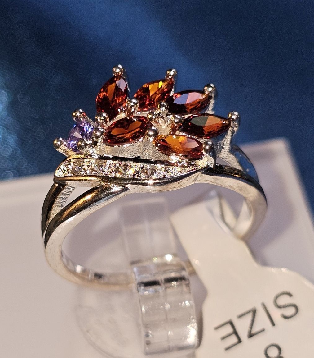 Anelli: Stilvoller Ring mit Granat, 925 versilbert, Gr.8 – Nuovo (secondo la descrizione) da Grenchen venduto da maretop 1