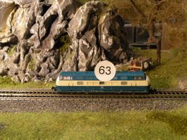 Diesellok Trix DB 221 145-4 blau beige gebraucht Modell 63