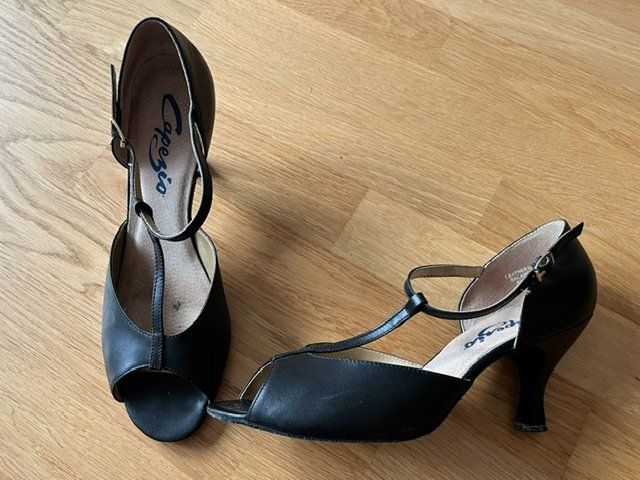 Damenschuhe: Tanzschuhe aus Leder – Gebraucht aus Zürich von bla_m2q5
