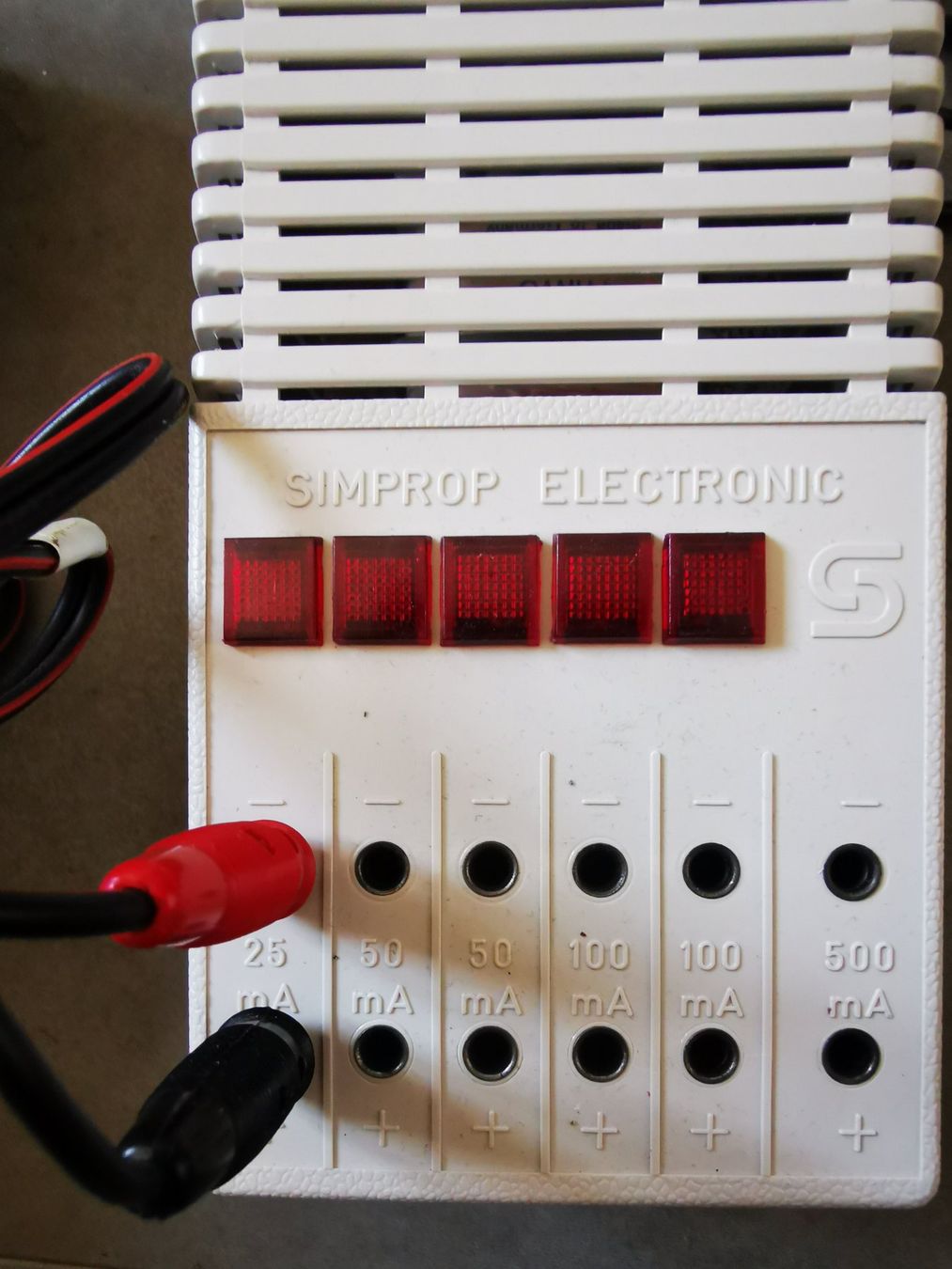 Simprop Caricabatterie: Simprop Electronic Ladegerät – Usato da Crissier venduto da froerli 1