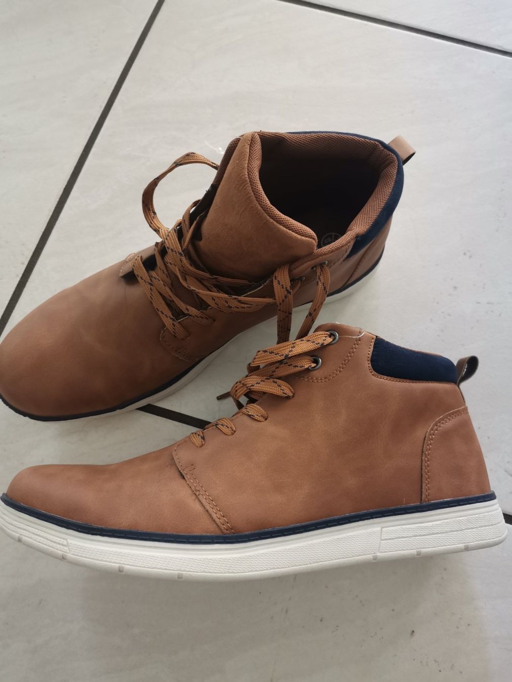 Scarpe da uomo: Fabrikneue leichte Freizeitschuhe – Nuovo e nell'imballaggio originale da Therwil venduto da JeannysTrendStyle 2