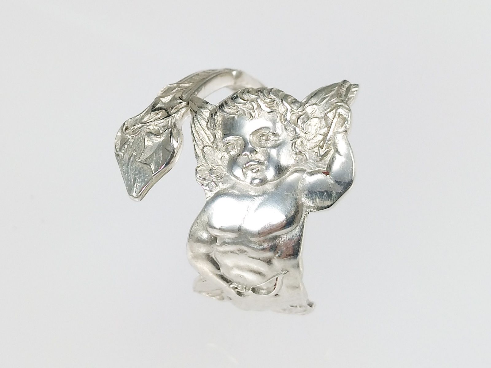 Anelli: Offener Silberring im Jugendstil mit Amor Motiv – Nuovo e nell'imballaggio originale da Meilen venduto da Byrd-bijoux