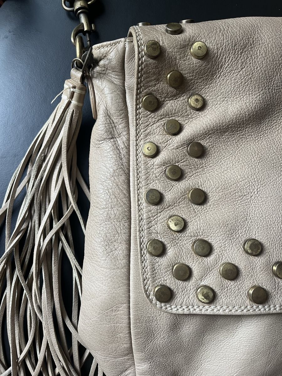 Taschen für Damen: Schultertasche aus Leder – Gebraucht aus Basel von mar_rlr9 4