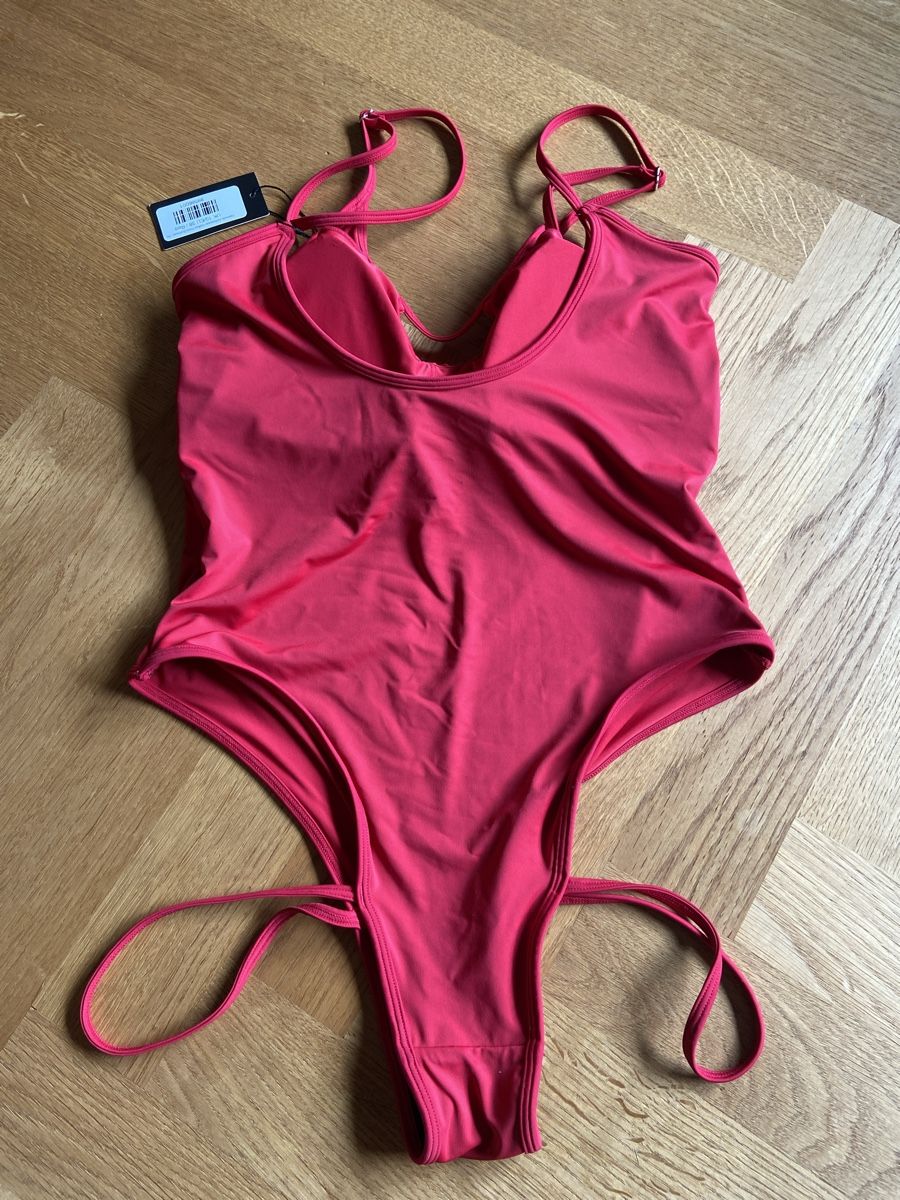 Costumi da bagno & Bikini: Hamade Activewear Bodysuit Onepiece rot 38 – Nuovo (secondo la descrizione) da Luzern venduto da 2ndchances 1