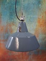 Restaurierte alte Emaille Industrie Lampe