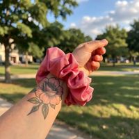 XL Seiden-Scrunchie – Elegantes Rosa – Handgefertigt – Neu!