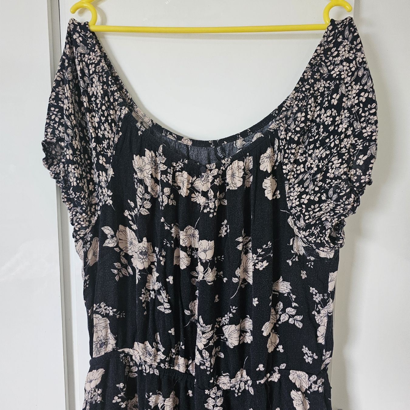 Tute: hosenkleid gr 48 – Usato da wolfhalden venduto da 46464646 1