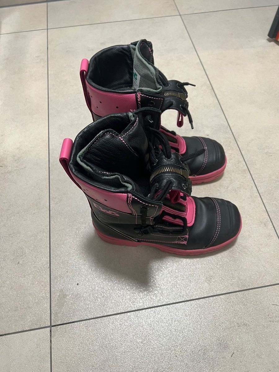 Scarpe da donna: Feuerwehrstiefel – Usato da Benken ZH venduto da FHR91 1