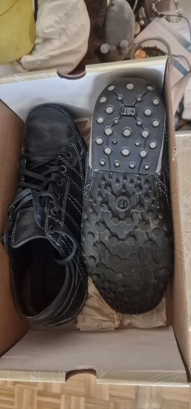 Caterpillar Scarpe da uomo: Chaussure 🥾 Caterpillar 42/43 – Usato da Mont-sur-Lausanne venduto da Didinho 3