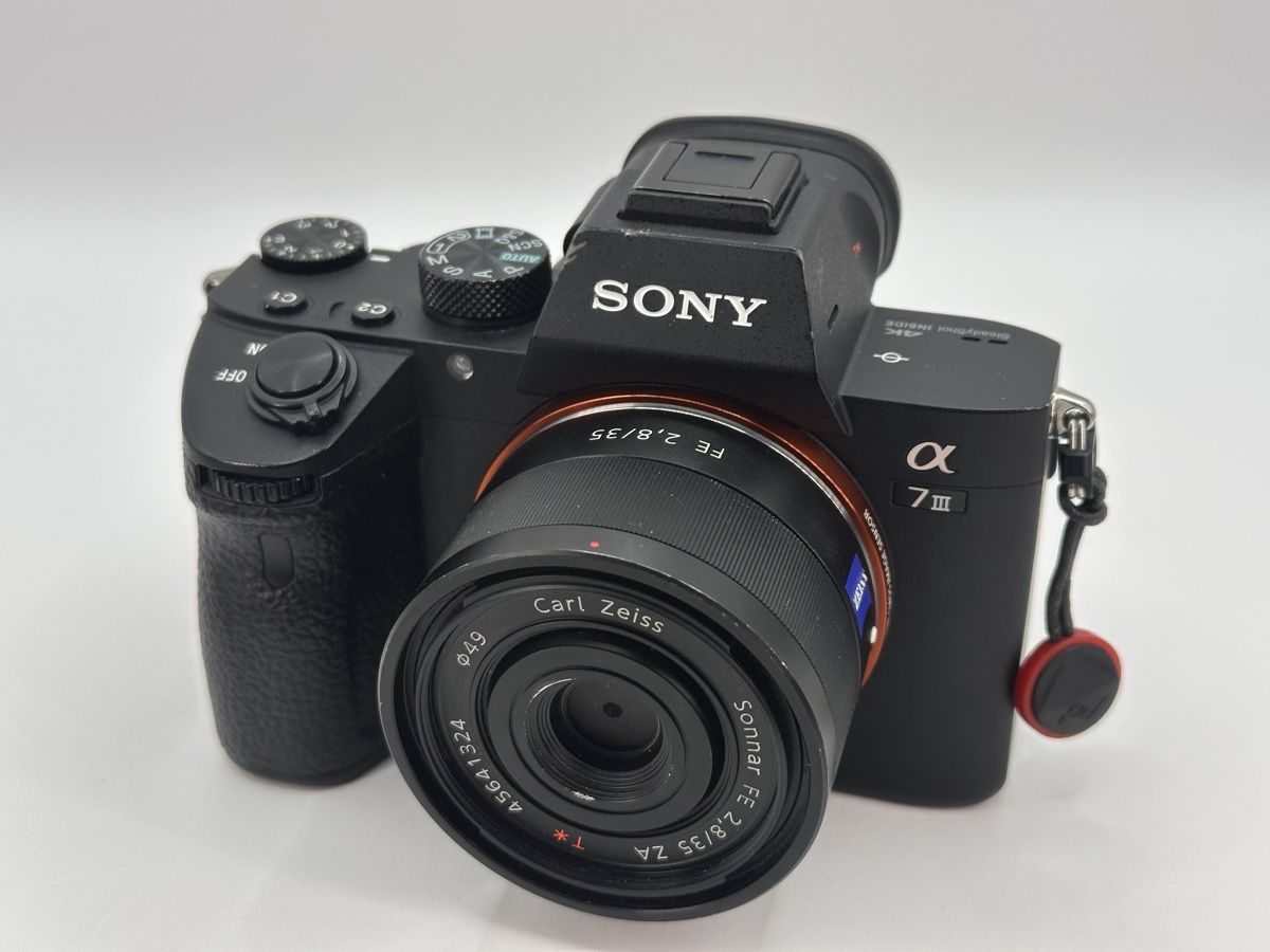 Sony Fotocamera: Sony Alpha 7 iii + 35mm Zeiss Objektiv + Griffe – Usato da Arbon venduto da Sed_9bj9 1