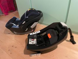 Autokindersitz mit Isofix-Station