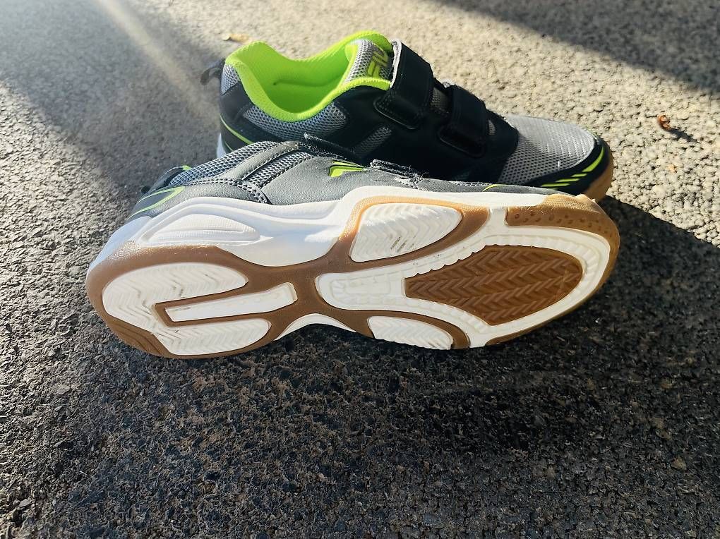 Schuhe für Jungen: Basket garçon - taille 35  – Neu und originalverpackt aus Corsier-sur-Vevey von hel_m267 2