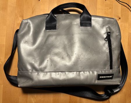 Freitag Tasche silber gebraucht in gutem Zustand