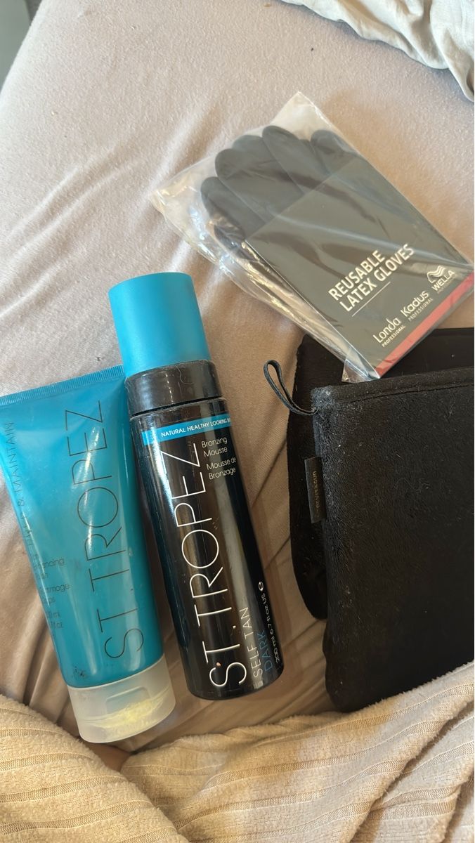 Creme abbronzanti: St. Tropez Self Tan Bronzing Mousse & Gloves – Usato da Heimberg venduto da Lilaloli