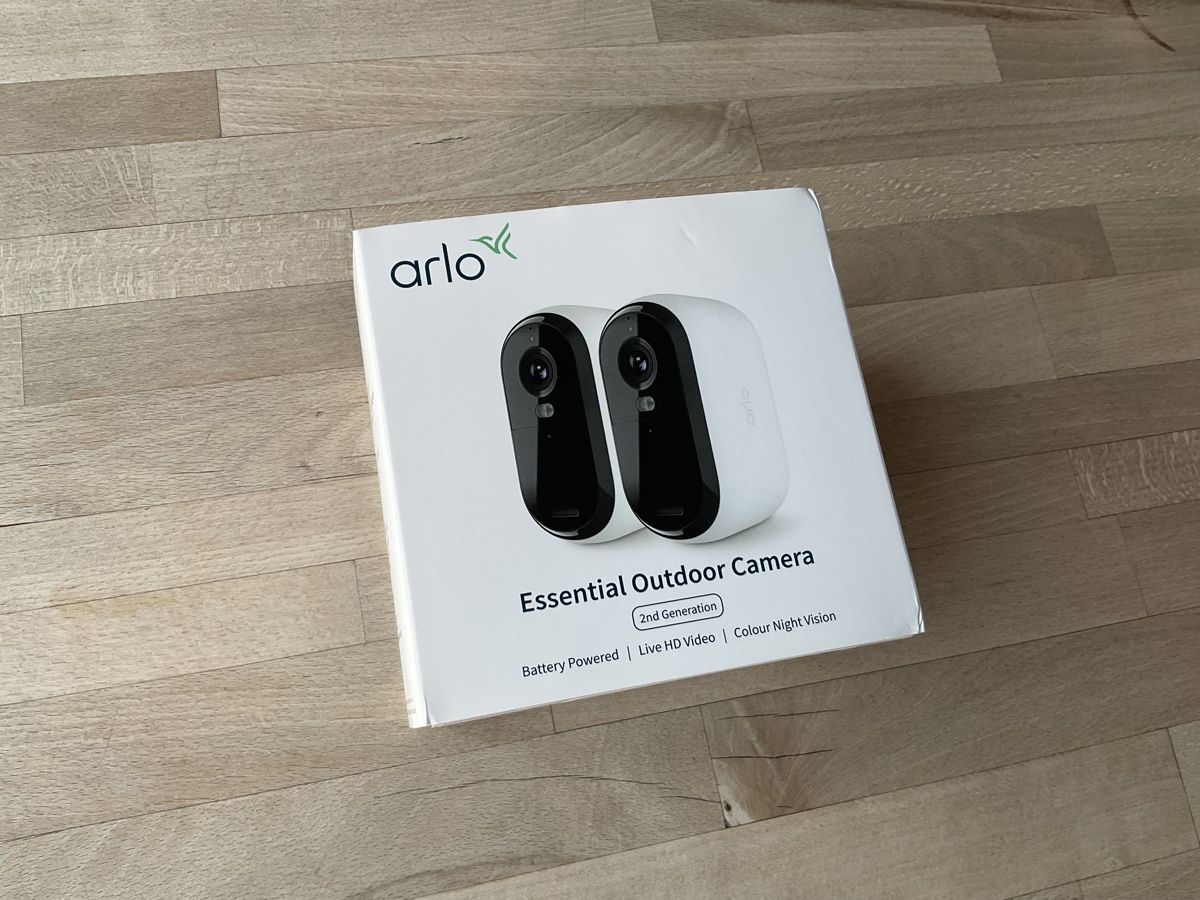 Arlo Sistemi d'allarme: Arlo Essential Outdoor Camera – Nuovo e nell'imballaggio originale da Goldach venduto da Goldach1