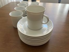 8 Tee/Kaffeetassen weiss