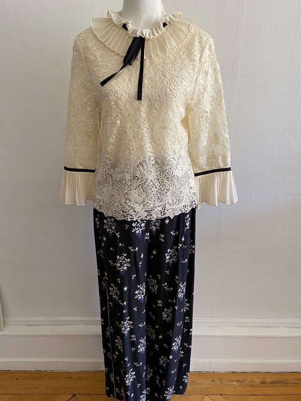 Pantalons: Erdem Hose aus Seide neu – Neuf avec emballage d'origine à Bern par schnupka 1