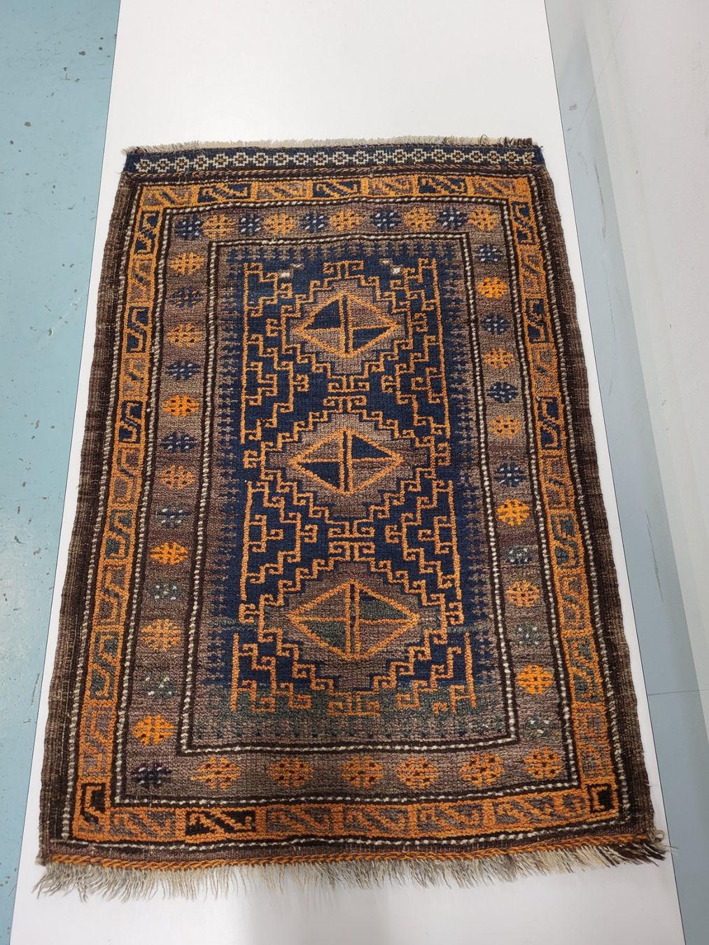 Tappeti: Teppich handgeknüpft 100 x 70 – Usato da Brügg BE venduto da POU-BELLE