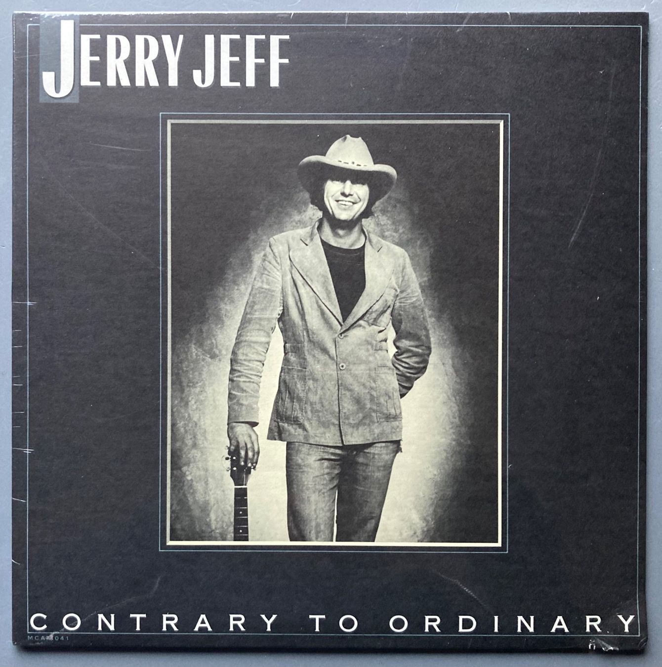 Dischi in vinile: JERRY JEFF - CONTRARY TO ORDINARY – Nuovo e nell'imballaggio originale da Poliez-Pittet venduto da Newtown-Records