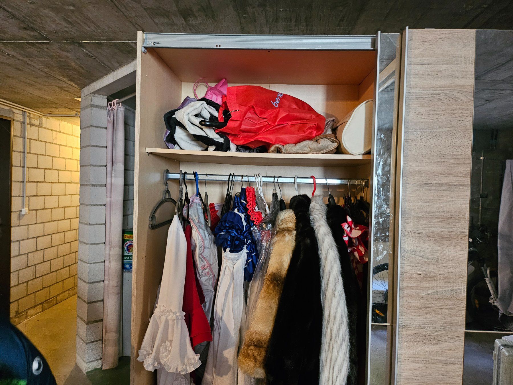 Armadi: Kleiderschrank – Usato da Bätterkinden venduto da trinidad103