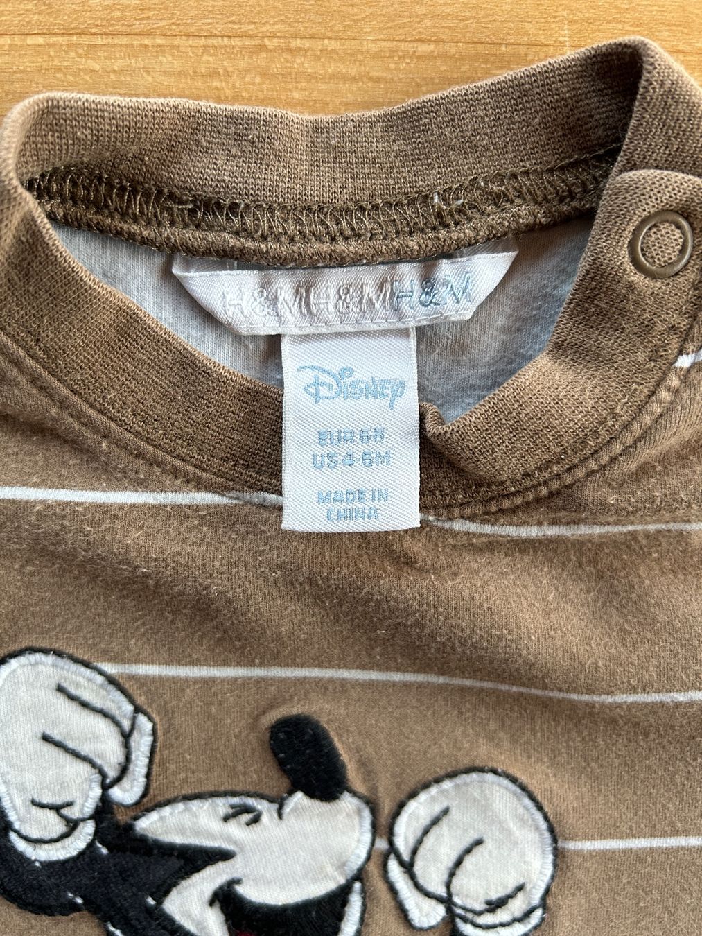 H&M Maglioni & Felpe: Hellbrauner Mikey Mouse Pullover Grösse 68 – Usato da Grosswangen venduto da che_gr 1