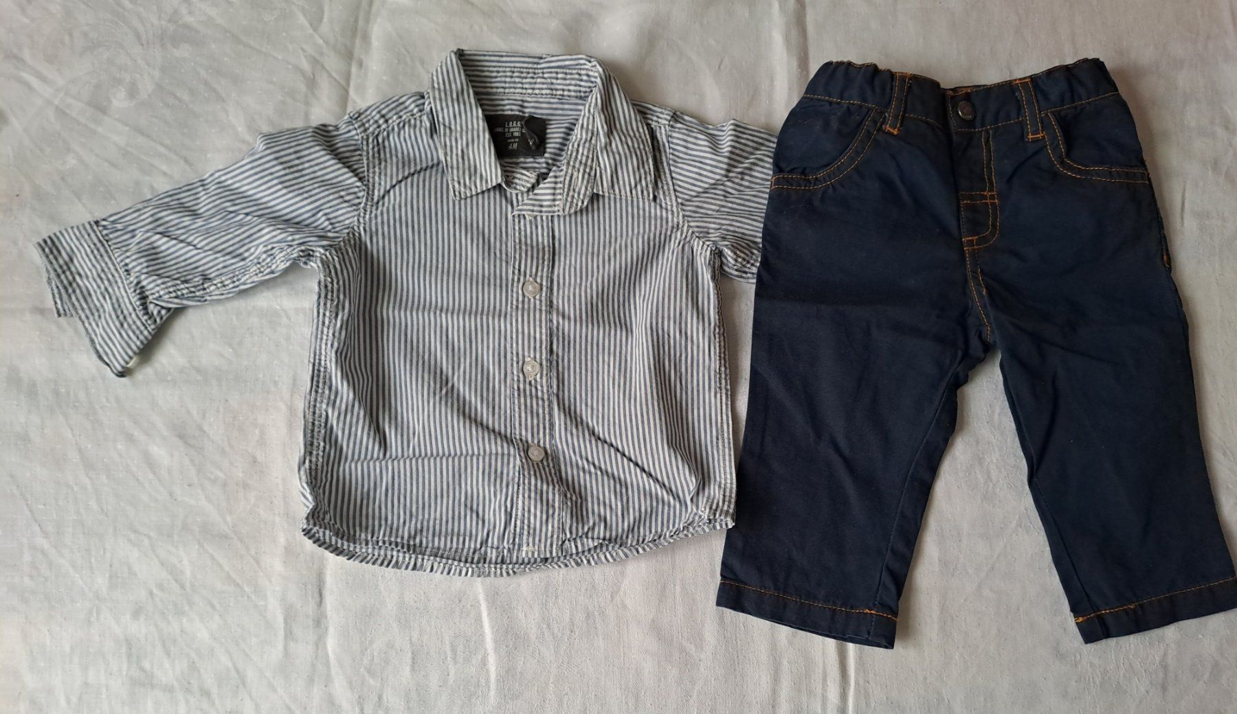 Kleiderpakete & -sets: Ensemble chemise + pantalon pour garcon taille 68 – Gebraucht aus Le Noirmont von sportboutique