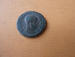 uralte Bronzemünze 20 mm     2.84 g