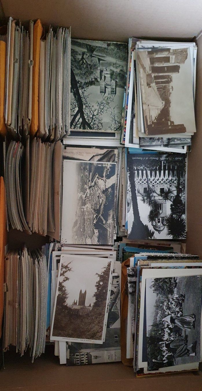 Cartoline postali: Grosse Kiste voll Ansichtskarten – Usato da Kreuzlingen venduto da Rschweiz1 2