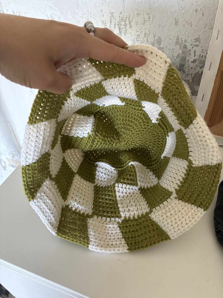 Copricapi, berretti & cappellini: Crochet Buckethat / Hut, Karomuster – Nuovo (secondo la descrizione) da Zürich venduto da Annie_Broad 1