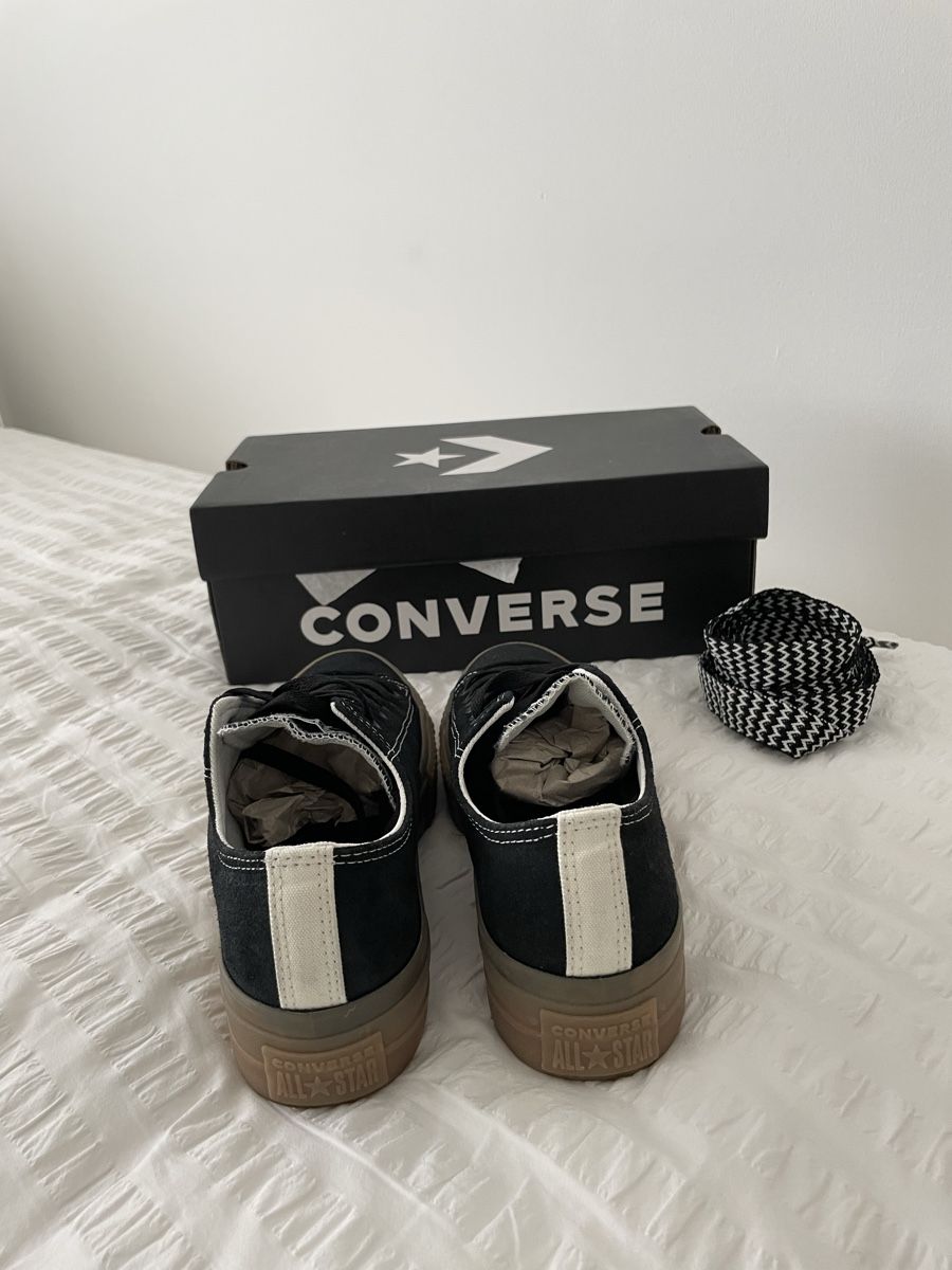 Converse Chaussures femmes: Converses  – Neuf avec emballage d'origine à Hauterive NE par Liianna___ 1